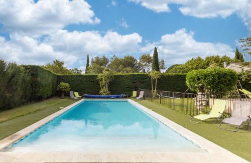 Chateaurenard Villa | Monte Leon