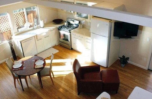 Montecito House | Montecito-Light Filled Sanctuary! 1bd/Loft + Hot Tub
