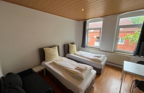 Neumuenster Apartment | Monteurswohnung mit Durchgangszimmer nähe Innenstadt