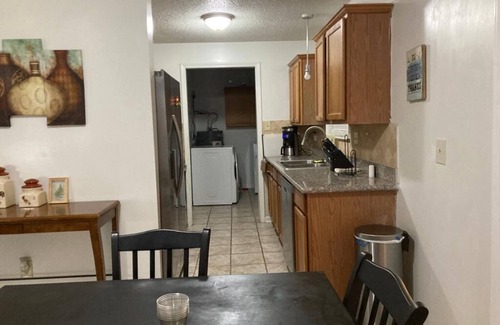 Raleigh House | MONTHLY STAYS 10BR Cabin-Style Home – Secluded Compound with abundant parking