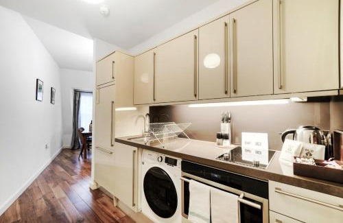 Bridge Apartment | Monument Serviced Apartments by LovelyStay
