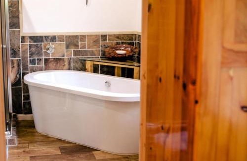 Monzi SH House | Monzi Safari Lodge