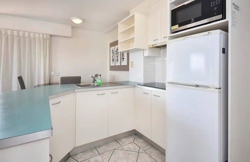 Mooloolaba Resort | Mooloolaba Perfect - beach, wharf, dining ZE2