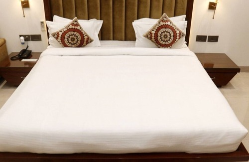 Kanpur Hotel | Moon And Mars Resort