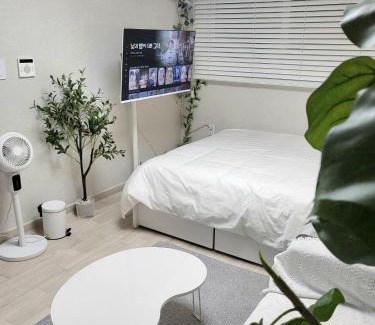 Haengun-dong Apartment | Moon House In Seoul #Quiet #Airport transport nearby#1 min to line2 nakseongdae subway
