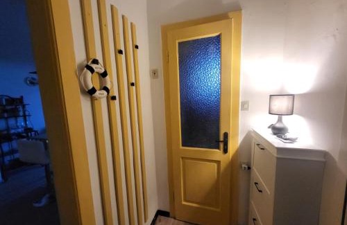 Barriera Vecchia-San Giacomo Apartment | Moon House