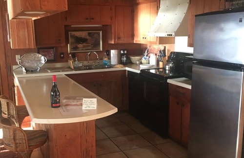 Dundee House | 🌙 ✨Moon Lake Getaway located directly over lake w amazing views from every room!