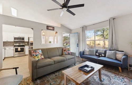 Savannah House | Moon River District, Updated! Wistful Washington