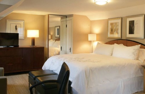 Harwich Port Hotel | Mooncussers Tavern and Inn