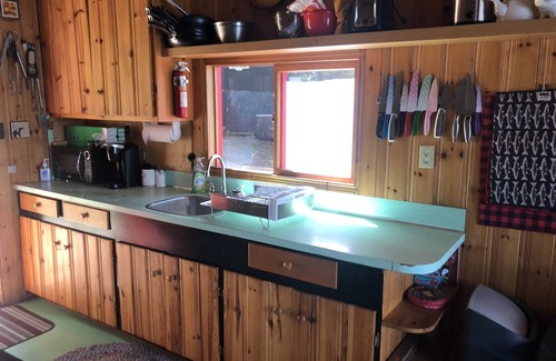 Minden Hills Cottage | MOONDOG RETREAT: Tranquil Lakefront Cottage