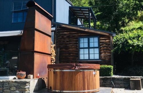Arthur's Point Cabin | Moonlight Escape Lodge