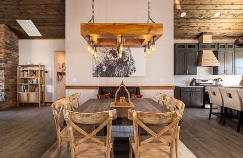 Orderville House | Moonlight Lodge | Private Hot Tub | Zion NP