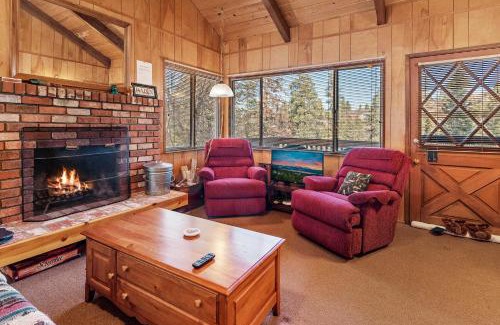 Upper Moonridge House | Moonlight Ridge -Classic Moonridge cabin with lots of old mountain charm!