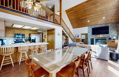 Upper Moonridge House | Moonridge Alameda #570