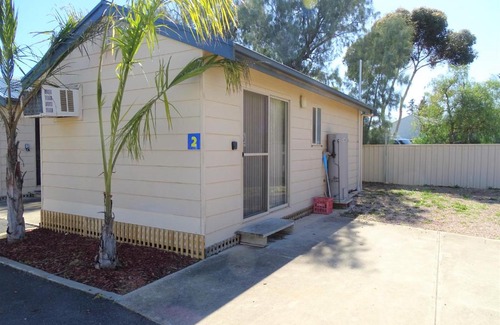 Moonta Bay House | Moonta Bay Cabins - Cabin 2