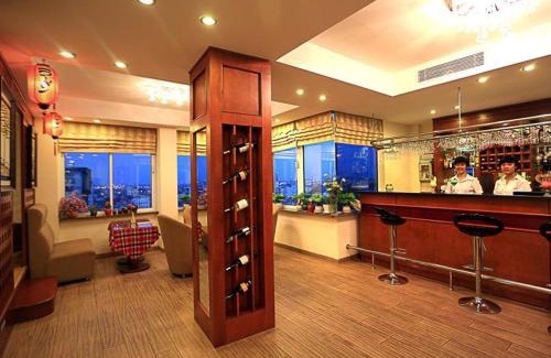 Truc Bach Apartment | MoonView Hotel HN - by BAY LUXURY