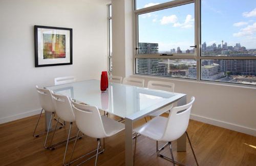 Zetland Apartment | Moore to See - Modern and Spacious 3BR Zetland Apartment with Views over Moore Park