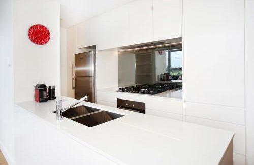 Zetland Apartment | Moore to See - Modern and Spacious 3BR Zetland Apartment with Views over Moore Park