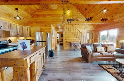Shirley Mills House | Moosehead State of Mind (Direct ATV/Snowmobile Access)