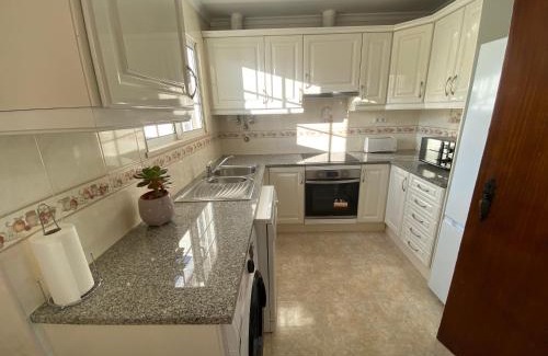 Montechoro House | Moradia Olival- BBQ, 2 Quartos, Quintal