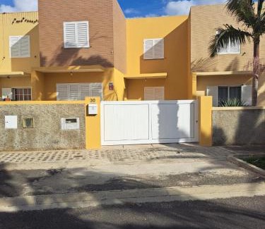 Vila Baleira House | Moradia Vitória