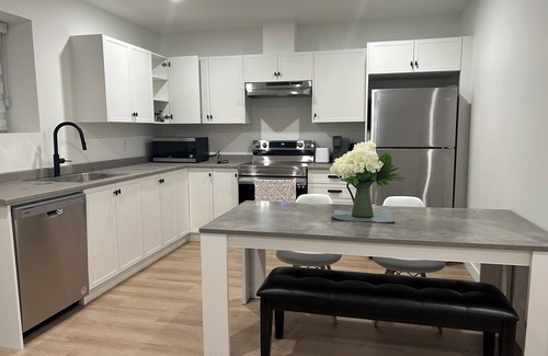Willoughby House | Morden&Cozy 2B1B suite near Langley enent