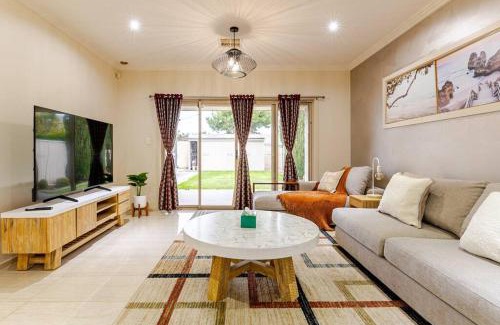 Enfield Villa | Morden Elegant 4 Bedroom House