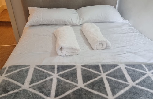 Woolwich Apartment | More Than AN Hotel