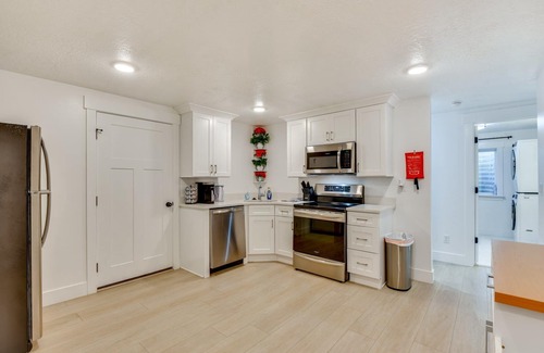 Morgan Apartment | Morgan Retreat: A Modern Family Getaway