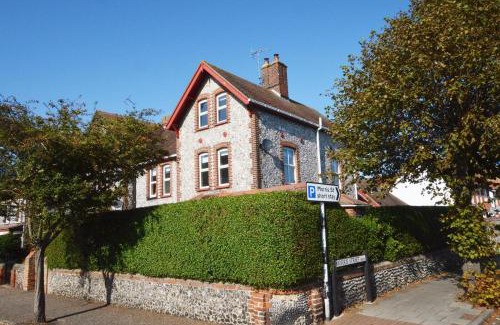 Sheringham House | Morris House