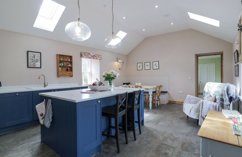 Thornhill Cottage | MORTON MAINS STEADING COTTAGE, pet friendly in Thornhill