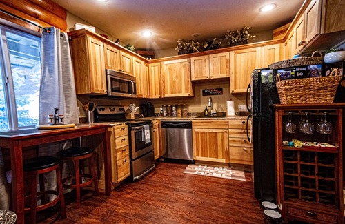 Mullan Condo | Moses Ski Shack - Luxury Condo 10 min to Lookout Pass!