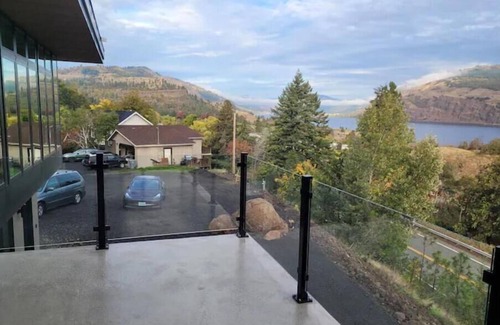 Mosier House | Mosier Creek Vista