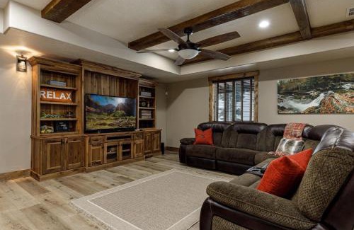 Duck Creek Village House | Mossberg Luxury Retreat