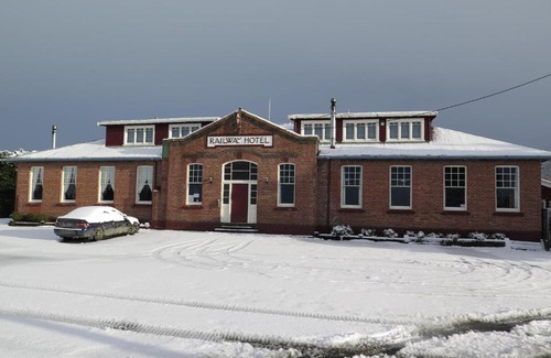 Mossburn Hotel | Mossburn Railway Hotel
