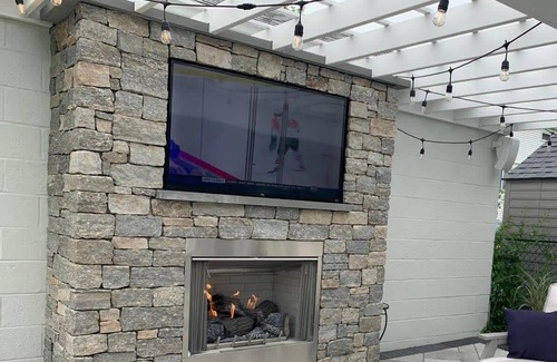 Fifth Ward House | Most desirable neighborhood Backyard Patio & Fireplace
