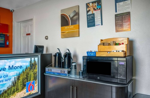 Baker City Hotel | Motel 6 Baker City, OR