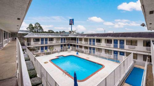 Bessemer Hotel | Motel 6-Bessemer, AL - Birmingham