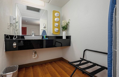 Carlsbad Hotel | Motel 6 Carlsbad, CA Beach