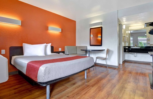 Dania Beach Hotel | Motel 6 Dania Beach