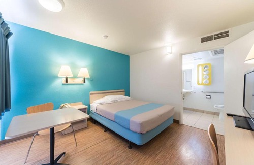 Deming Hotel | Motel 6-Deming, NM