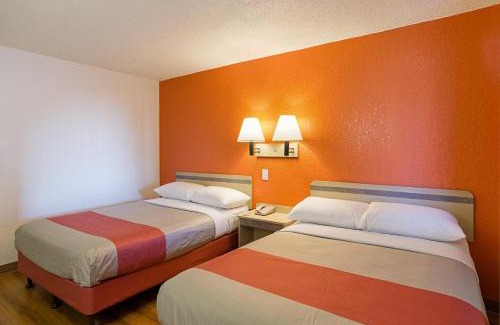 Regis Hotel | Motel 6- Denver, CO Downtown