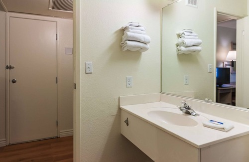 Green River Hotel | Motel 6 Green River, UT