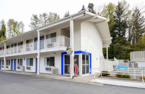 Kelso Hotel | Motel 6-Kelso, WA - Mt. St. Helens