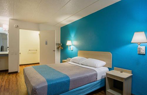 Knoxville Hotel | Motel 6-Knoxville, TN - North