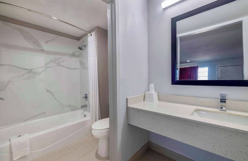 Lake Charles Hotel | Motel 6 Lake Charles, LA