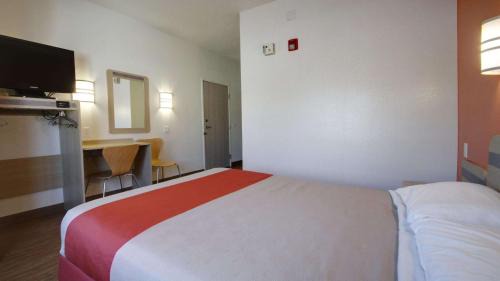 Lehi Hotel | Motel 6 Lehi, UT - Thanksgiving Point