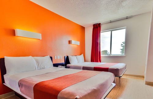 Lewisville Hotel | Motel 6 Lewisville, TX - Dallas