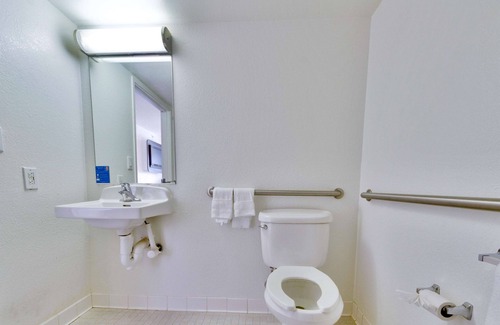 Lewisville Hotel | Motel 6 Lewisville, TX - Dallas