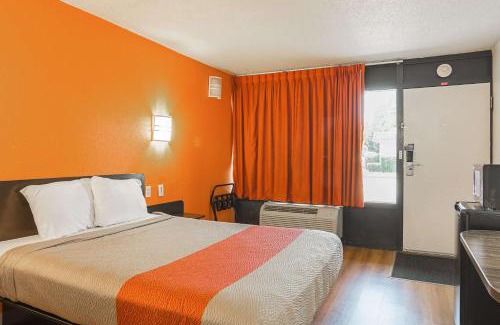 Little Rock Hotel | Motel 6-Little Rock, AR - West